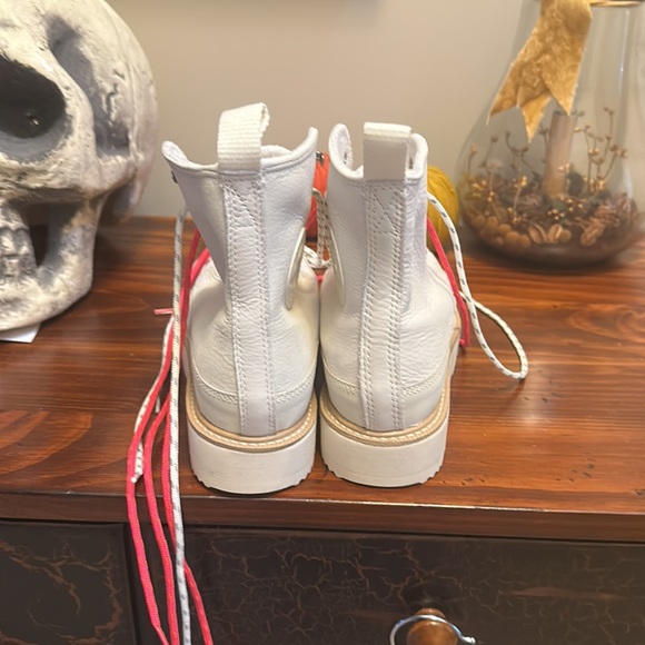 Converse Unisex Chuck Taylor® Crafted Boot in Egret - Picture 10 of 16